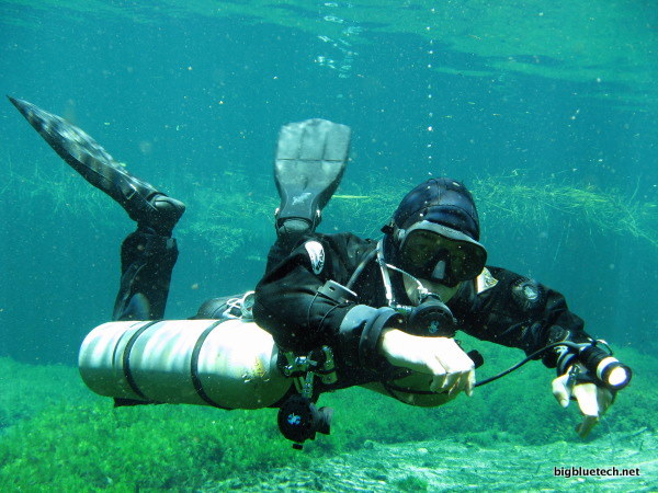 Sidemount Diving at The Scuba News